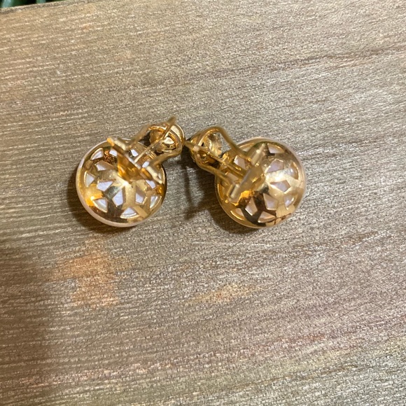 Faux Sea Pearl Earrings - Picture 5 of 6